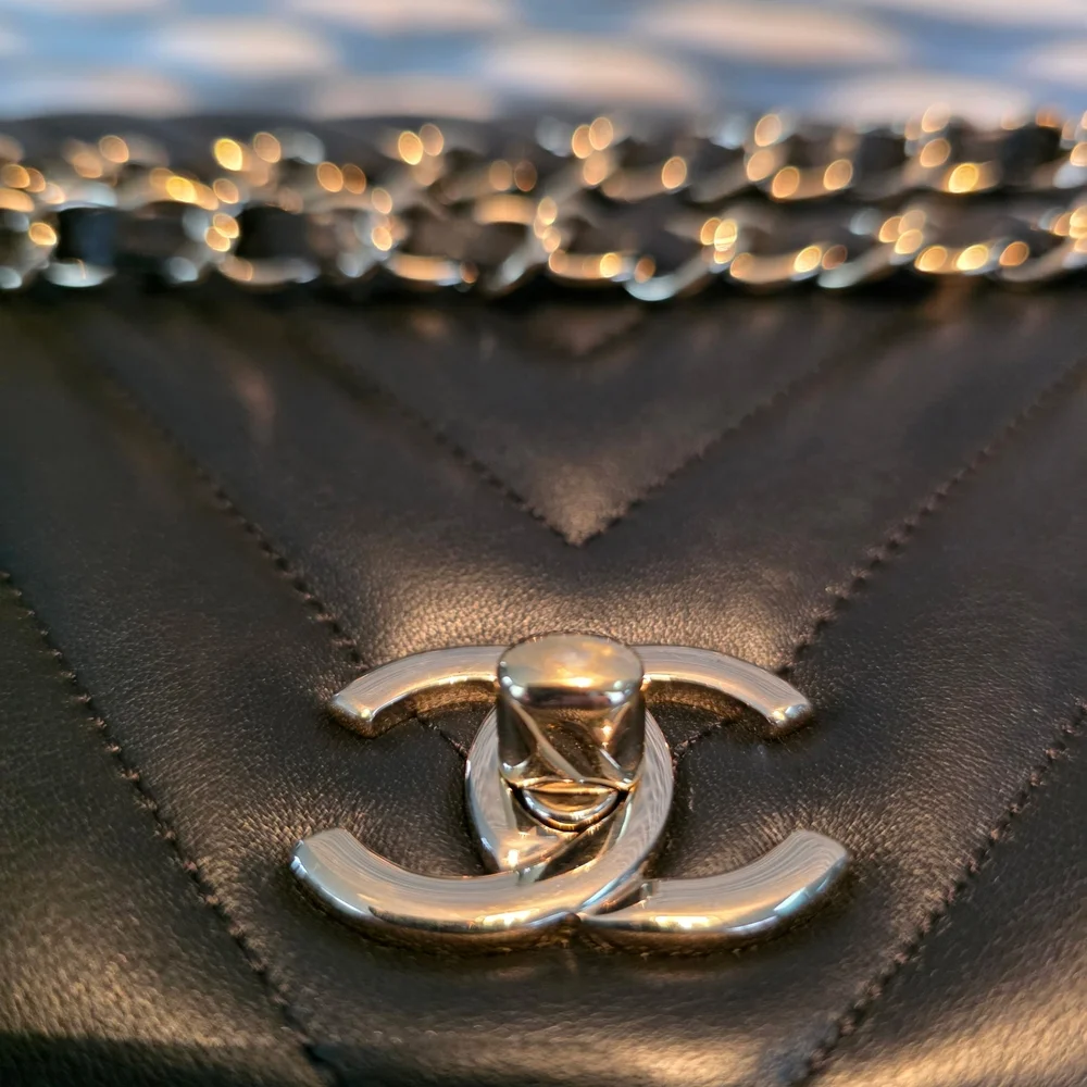 Chanel Chevron Quilted Statement Bag - Picture 4 of 16
